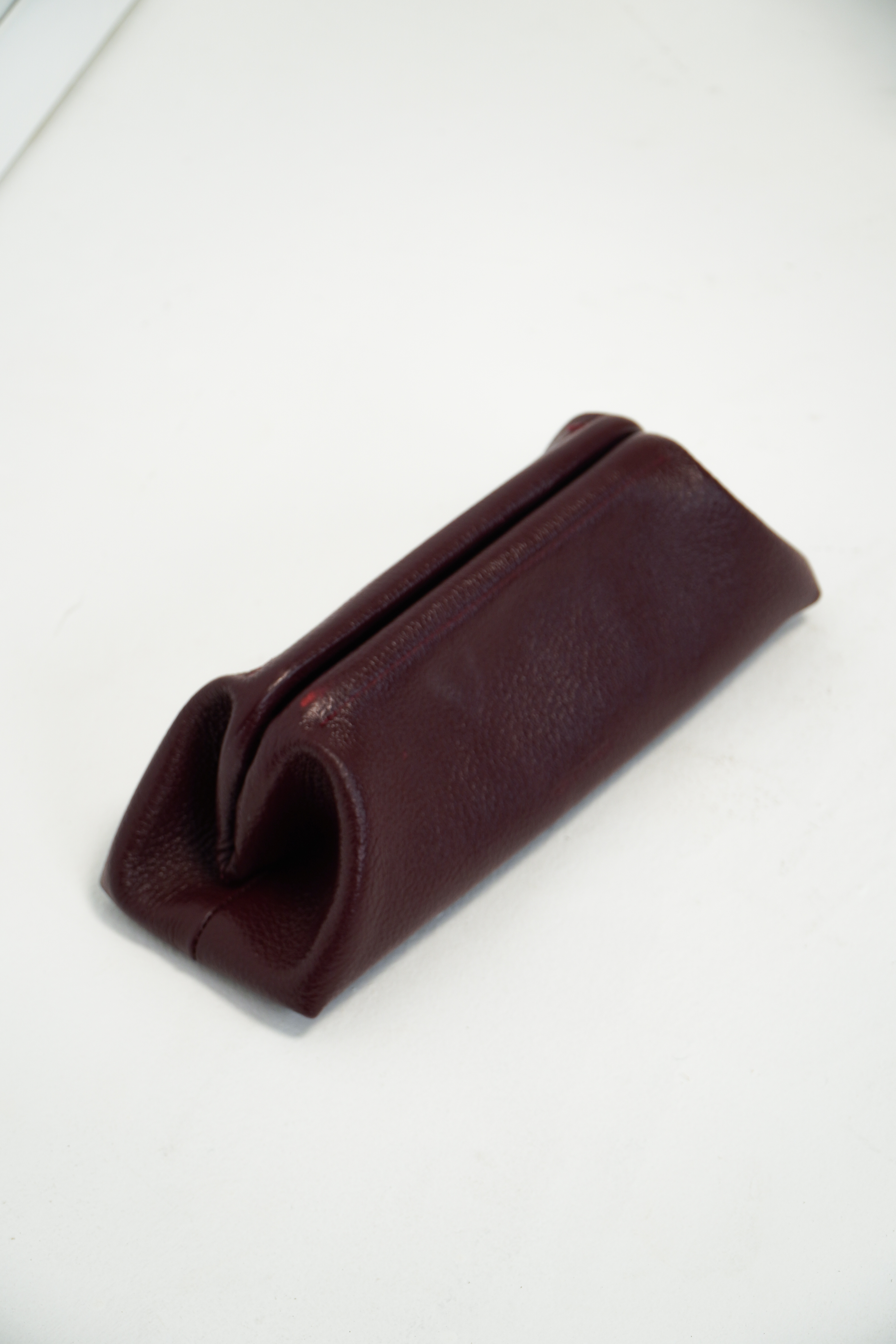Forma Clutch 1